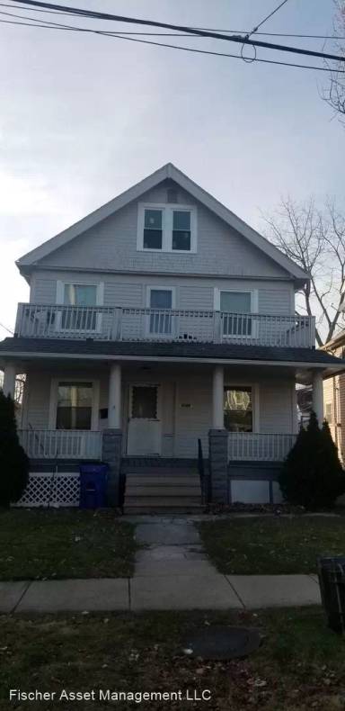 Main picture of 3252 W 98th St