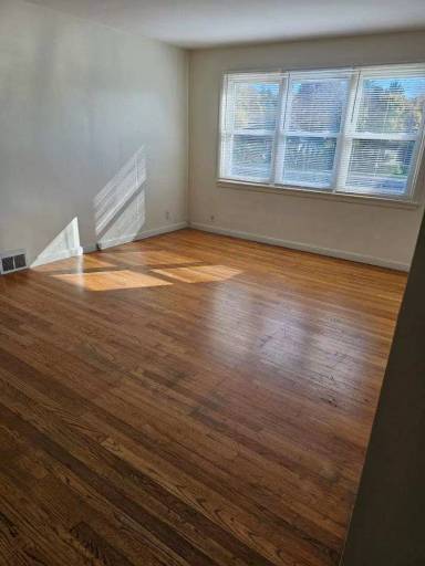 Main picture of Meadowbrook Dr