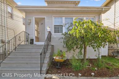 Main picture of 1202 Warren St