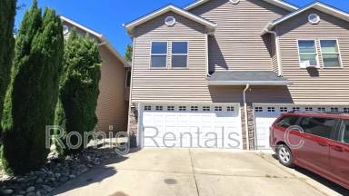 Main picture of 8102 NE 36th Ct