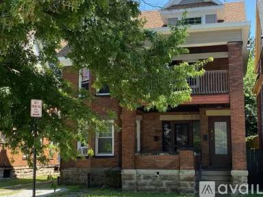 Main picture of 645 W 8th St