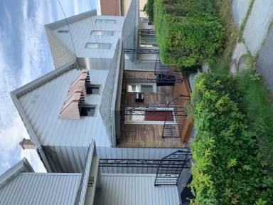 Main picture of 1418 S Webster Ave