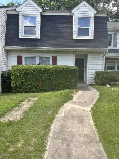Main picture of 411 Patrick Henry Ct