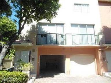 Main picture of 2027 SE 10th Ave
