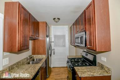 Main picture of 2100 W Ainslie St