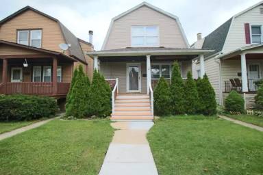 Main picture of 5631 N Mason Ave