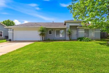 Main picture of 1944 Alexis Ct