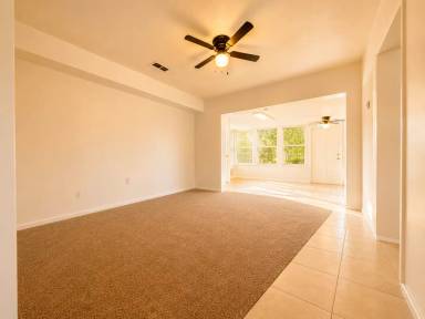 Main picture of 105 Primrose Ln