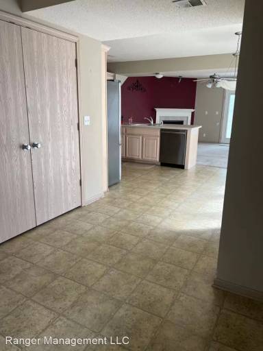 Main picture of 4401 NE 83rd St
