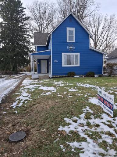 Main picture of 833 Indiana Ave