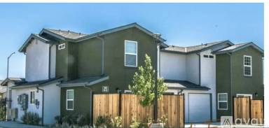 Main picture of 5860 W Santa Ana Ave