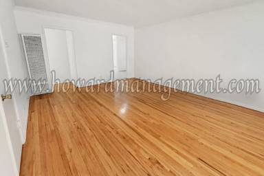 Main picture of 1048 S Corning St