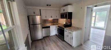 Main picture of 962 Roland Rd