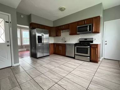 Main picture of 444 Clinton Ave