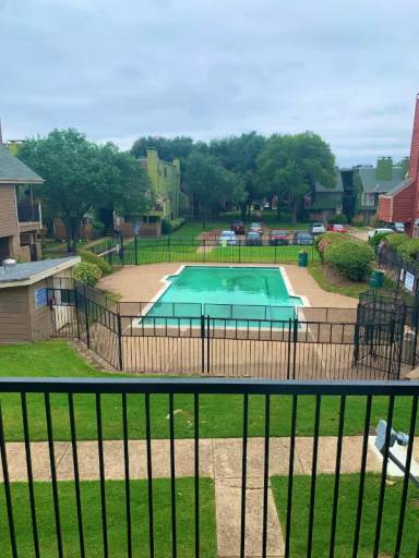 Main picture of 9837 Walnut St