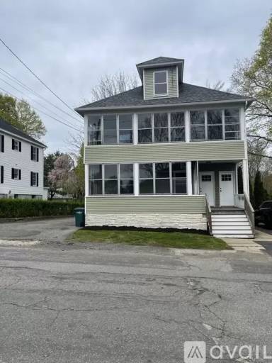 Main picture of 49 Thompson St