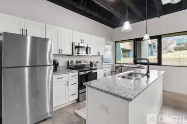 Main picture of 295 Plus Park Blvd
