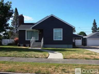 Main picture of 2427 W Rockwell Ave