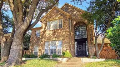 Main picture of 18416 Woodpond Pl