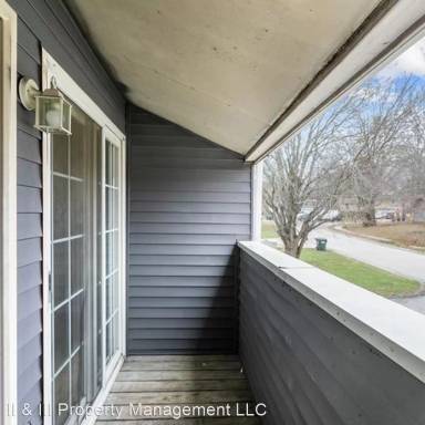 Main picture of 1501 W 25th Ct
