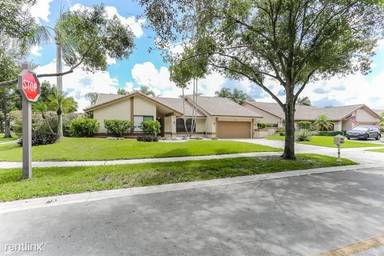 Main picture of 10700 NW 4th St