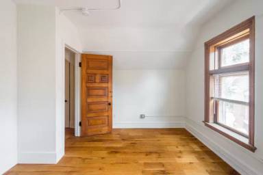 Main picture of 223 E Ferry St