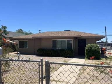 Main picture of 223 W 8th St