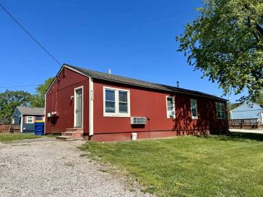 Main picture of 8210 Oak St