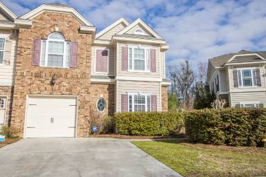 Main picture of 220 Durham Park Way