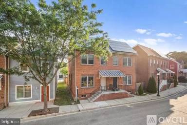 Main picture of 29 Lord Nickens St