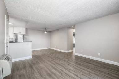 Main picture of 9360 Creekside Ct
