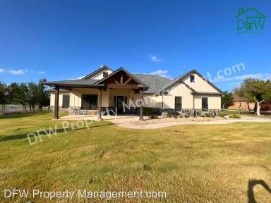 Main picture of 105 Fawna Dr