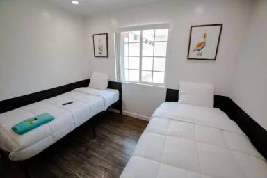 Main picture of 14836 Archwood St