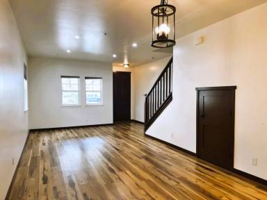 Main picture of 304 Ridgway Ave