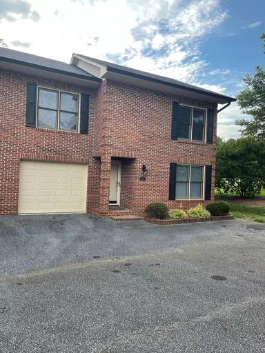 Main picture of 123 Commonwealth Dr