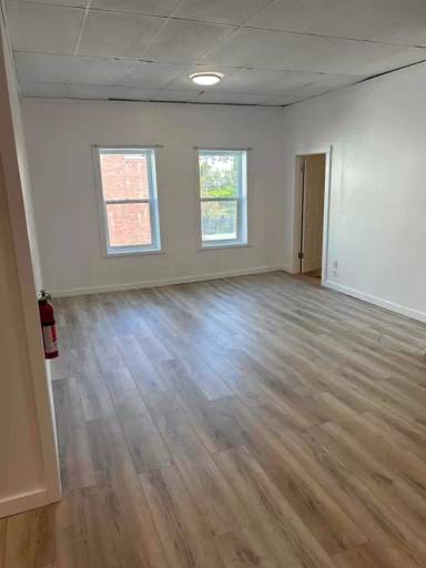 Main picture of 77 Main St