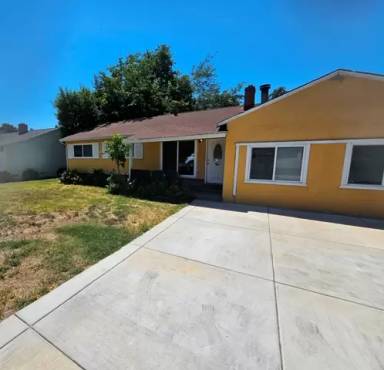 Main picture of 5404 Grant Ave