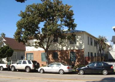 Main picture of 637 E 8th St