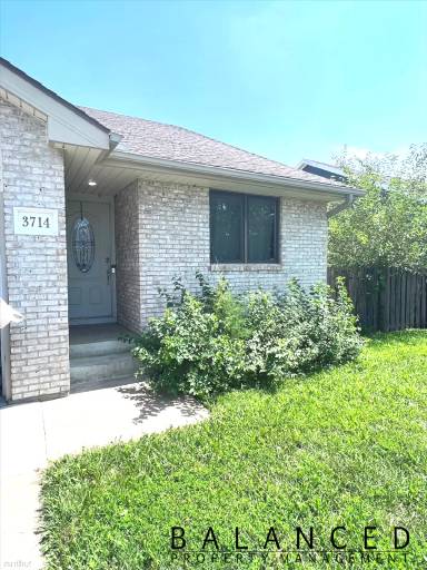 Main picture of 3714 SW Moundview Ct