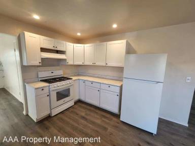 Main picture of 2449 Wiard St