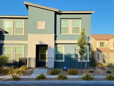 Main picture of 917 Violet Heron St