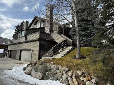 Main picture of 3071 Elk Run Dr