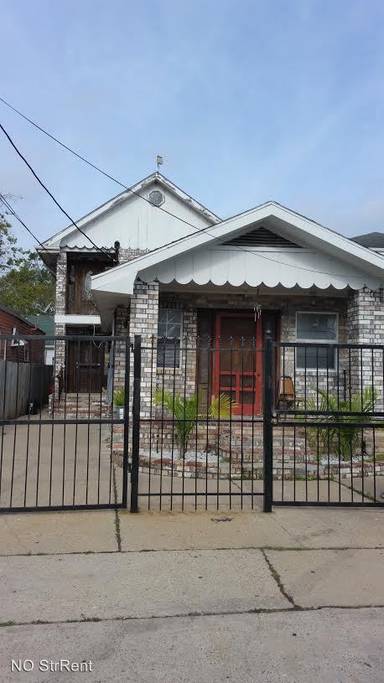 Main picture of 1736 1/2 General Ogden St