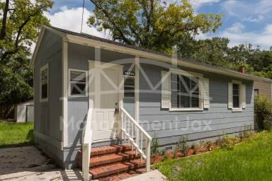 Main picture of 2325 Westbrook Cir N