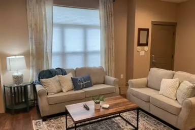 Main picture of 2910 Overlook Blvd