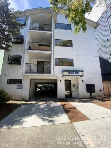 Main picture of 4237 8th Ave NE