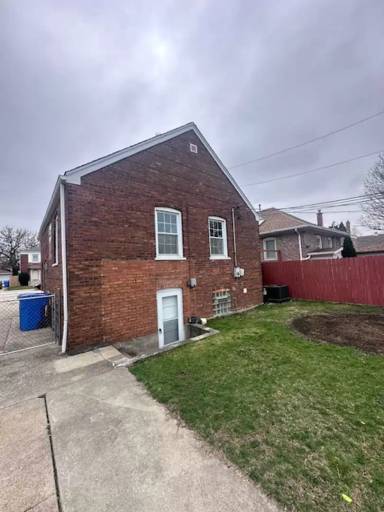 Main picture of 5120 W 64th St