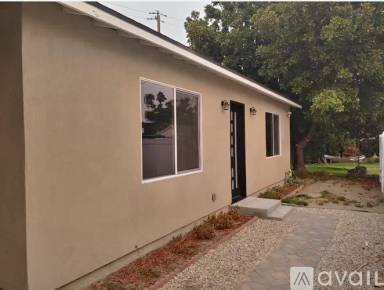 Main picture of 1330 N Evergreen St