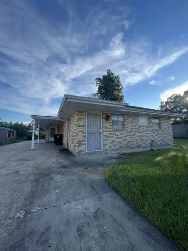 Main picture of 210 W Genie St