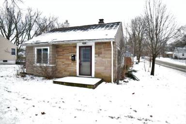 Main picture of 655 36th St NE